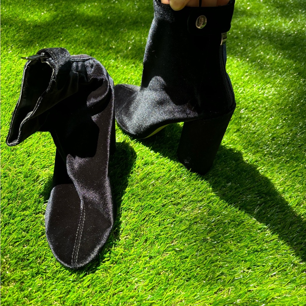 Black heeled booties